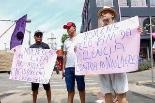 Manifesta&ccedil;&atilde;o pede prote&ccedil;&atilde;o e fim do feminic&iacute;dio na v&eacute;spera do Dia da Mulher