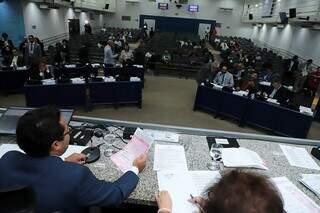 Vereadores decidem vetos &agrave;s emendas do or&ccedil;amento e plano plurianual