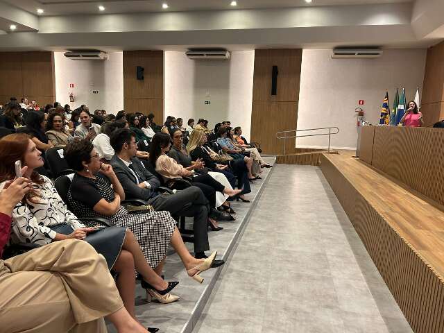 Na Capital, advogadas e estudantes debatem como defender mulheres da viol&ecirc;ncia