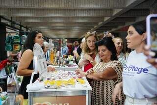 Empreendedorismo pode ajudar mulheres a escapar da viol&ecirc;ncia, diz Luiza Trajano