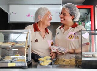 Neta transforma garagem da avó em point de tortinhas e sopa paraguaia