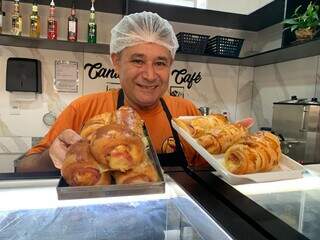 Salgadeiro coloca capivara gigante no telhado e vira ponto de foto