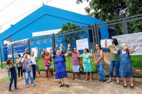 Moradores protestam contra demora em reforma de posto de sa&uacute;de no Campo Alto
