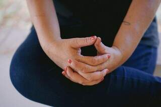 Exausta do escritório, Jaqueline foi ser feliz como mestre de obras Exausta do escritório, Jaqueline foi ser feliz como mestre de obras