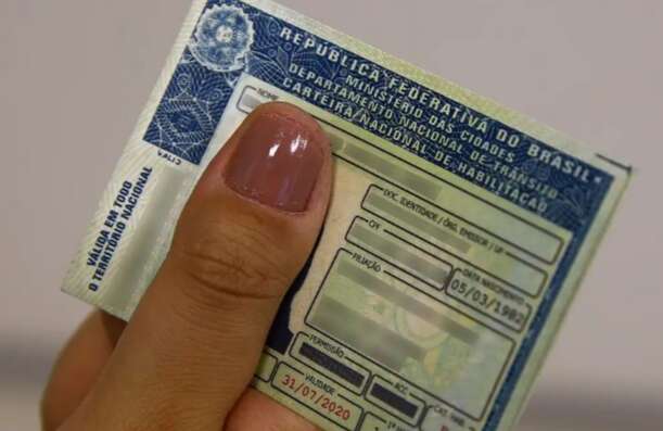 Entidade alerta que renova&ccedil;&atilde;o autom&aacute;tica da CNH ignora limite f&iacute;sico do condutor