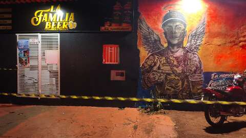 Adolescente &eacute; baleado com 3 tiros de pistola 9 mil&iacute;metros em conveni&ecirc;ncia 