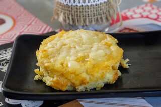 Neta transforma garagem da av&oacute; em point de tortinhas e sopa paraguaia