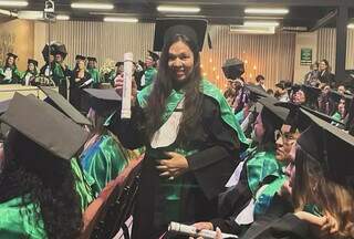 Empregada desde a adolesc&ecirc;ncia, Sandra se formou aos 54 anos