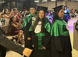 Empregada desde a adolesc&ecirc;ncia, Sandra se formou aos 54 anos