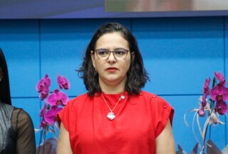 Homenagem do Dia da Mulher na Assembleia come&ccedil;a com minuto de sil&ecirc;ncio