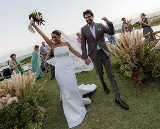 Empres&aacute;rio Rodolfo Holsback se casa &agrave; beira-mar em Punta del Este 