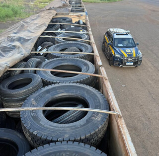 Motorista &eacute; preso com carga de pneus contrabandeados avaliada em R$ 450 mil