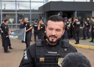 Pres&iacute;dio federal tem d&eacute;ficit de policiais e port&atilde;o quebrado por falta de verba 