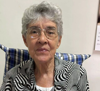 Terezinha ensinou por 60 anos e era professora que alunos amavam ouvir
