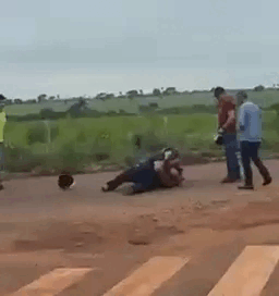 Briga por cone em exame vira pancadaria entre instrutores de autoescola