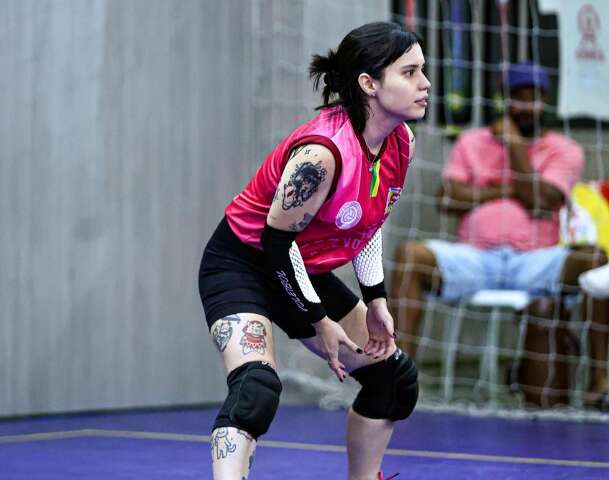 Ap&oacute;s duas tentativas de suic&iacute;dio, v&ocirc;lei salvou a vida de Isabela 