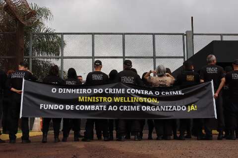 Pres&iacute;dio federal tem d&eacute;ficit de policiais e port&atilde;o quebrado por falta de verba 