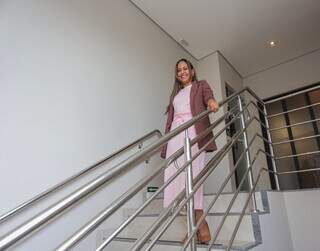 Desacreditada em imobili&aacute;ria, J&eacute;ssica vira a Corretora do Povo