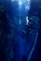 No interior de MS, lagoa de &aacute;guas transparentes esconde um abismo fascinante