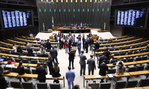 Projeto libera spray de pimenta para autodefesa de mulheres
