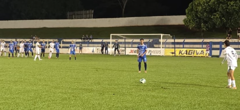 Bataguassu vence nos p&ecirc;naltis e elimina Ivinhema do Estadual