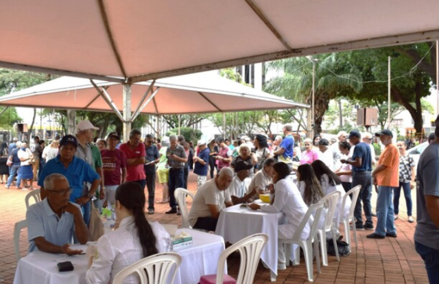 Pra&ccedil;a Ary Coelho recebe a&ccedil;&atilde;o com exames no Dia Mundial do Rim