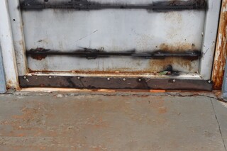 Casas &agrave; venda e m&oacute;veis na rua mostram drama de alagamentos no Ot&aacute;vio P&eacute;cora