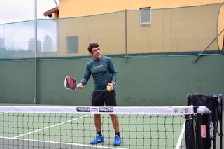 Apaixonado por esportes, m&eacute;dico inaugura quadras de pickleball
