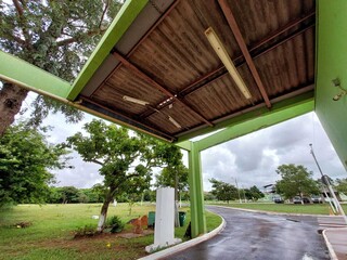 Chuva alaga &aacute;rea de triagem de recicl&aacute;veis e MP recomenda reparos na unidade