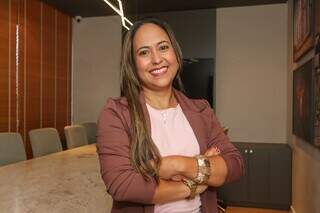 Desacreditada em imobili&aacute;ria, J&eacute;ssica vira a Corretora do Povo