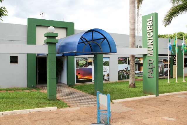 Prefeitura de Navira&iacute; &eacute; investigada por pagar sal&aacute;rio base abaixo do m&iacute;nimo