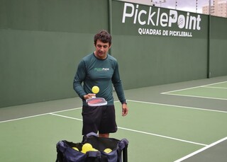 Apaixonado por esportes, m&eacute;dico inaugura quadras de pickleball