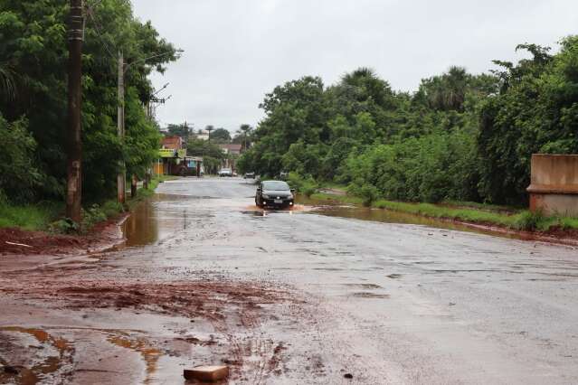 Obras de drenagem j&aacute; consumiram R$ 250 milh&otilde;es e prefeitura monitora 16 pontos
