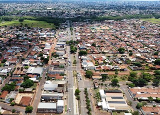 Ex-bancário abandonou carreira e conseguiu criar rede comercial na periferia Ex-bancário abandonou carreira e conseguiu criar rede comercial na periferia