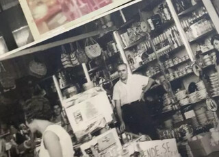 Al&eacute;m do Pantanal, Sayegh tem fotos com o Papa, Pel&eacute; e at&eacute; a Gretchen