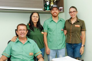 Ex-bancário abandonou carreira e conseguiu criar rede comercial na periferia Ex-bancário abandonou carreira e conseguiu criar rede comercial na periferia