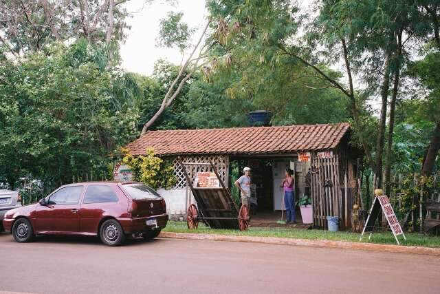 Comerciantes e moradores tentam evitar despejo &agrave;s margens do C&oacute;rrego Bandeira