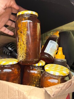 Caminhonete &eacute; interceptada com 250 kg de mel irregular no Bairro Nova Bahia