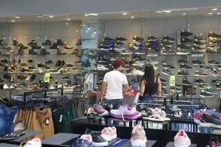 Quase 70% das fam&iacute;lias de Campo Grande t&ecirc;m d&iacute;vidas, aponta pesquisa