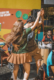 Bar da periferia celebra indica&ccedil;&atilde;o em pr&ecirc;mio nacional com m&uacute;sica e livro 