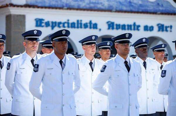 Aeron&aacute;utica abre concurso com 175 vagas e prova em Campo Grande