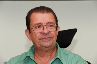 Ex-bancário abandonou carreira e conseguiu criar rede comercial na periferia Ex-bancário abandonou carreira e conseguiu criar rede comercial na periferia