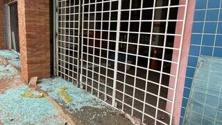 Academia abandonada vira alvo de furtos e preocupa comerciantes