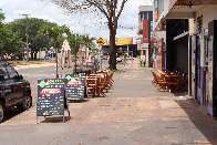 Pais de criança achada sozinha em rua aparecem 24 horas depois