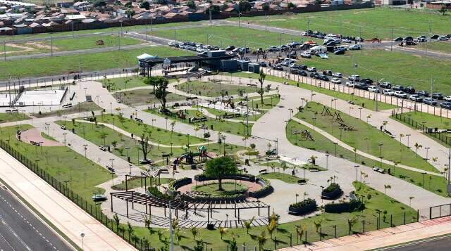 Cinema de graça no Parque Villaggio Santa Inês terá comédia com Ingrid Guimarães