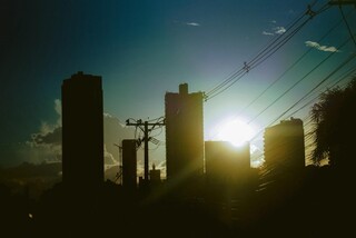 Sol predomina, mas h&aacute; previs&atilde;o de pancadas de chuva no fim de semana 