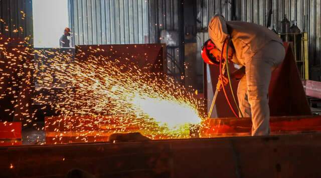 Ind&uacute;stria reage no pa&iacute;s e MS aparece entre os destaques de crescimento