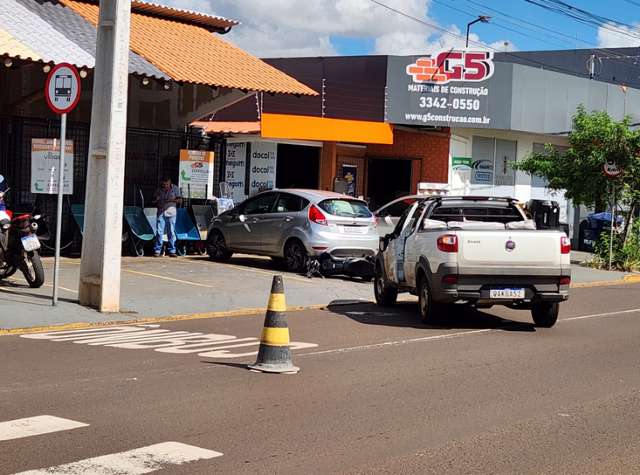 Condutor atinge motociclista em outro acidente em corredor de &ocirc;nibus