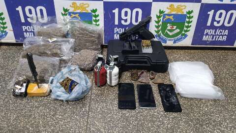 Pol&iacute;cia apreende granada, arma e drogas durante opera&ccedil;&atilde;o na fronteira