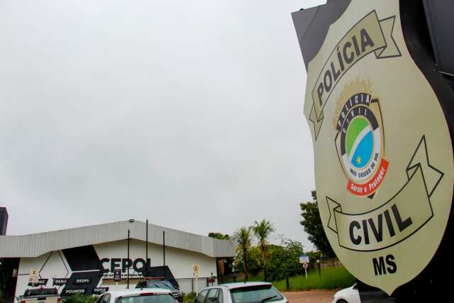 Casal &eacute; preso com arma de fogo em estacionamento de mercado 